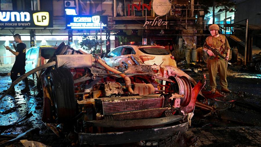 Israel kebakaran hebat kena serangan Lebanon (Reuters Video)