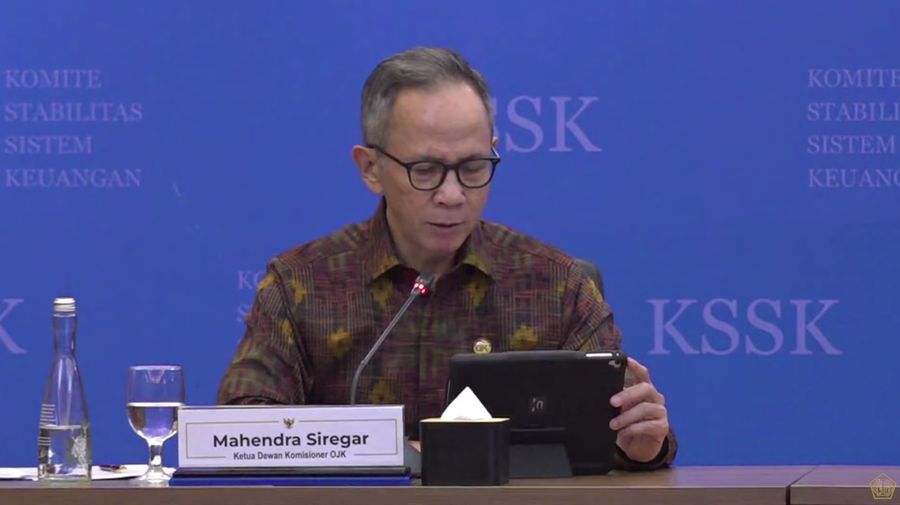 Ketua Dewan Komisiner OJK Mahendra Siregar memberi pemaparan Konferensi Pers KSSK: Hasil Rapat Berkala KSSK IV Tahun 2023. (Tangkapan Layar Youtube)