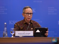 RI Dihadang 5 Ancaman Ngeri, OJK Pantau Ketat!