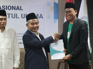 Witjaksono Kukuhkan Mahmud Mustain Jadi Waktum PP SNNU