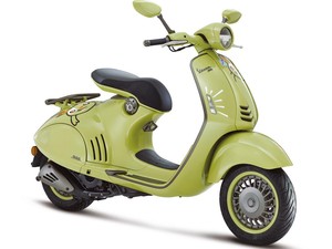 Vespa 946 10 Anniversario Limited Edition Meluncur di RI, Harganya Ngagetin!