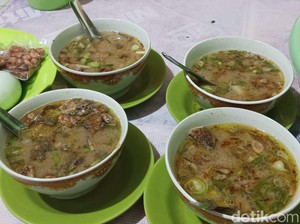 Mencicipi Hidangan Coto Harmin Daya Makassar di Pagi Hari