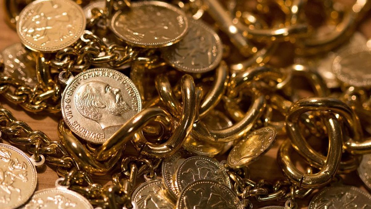 Ilustrasi Harta Karun Emas