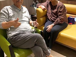 Luhut Ungkap Kondisi Terkini di Singapura: Sudah Boleh Pegang Ponsel