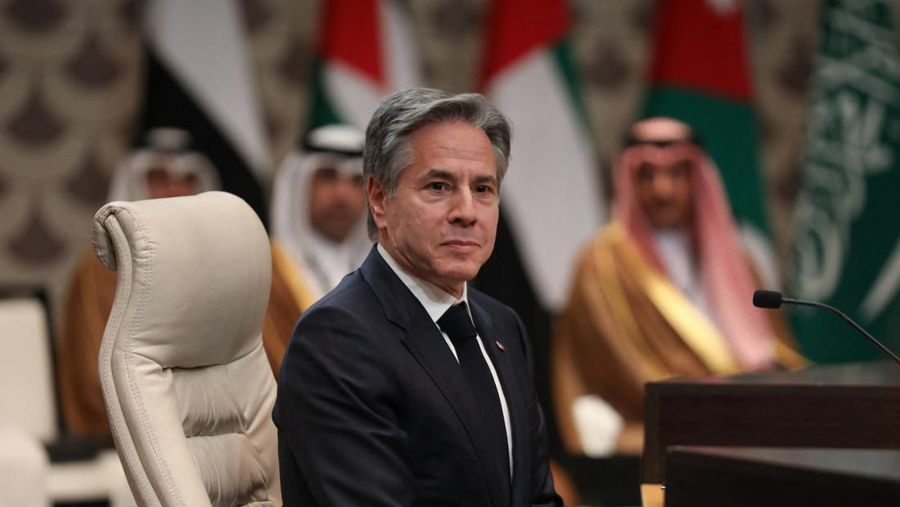 Menteri Luar Negeri AS Antony Blinken menghadiri pertemuan tentang konflik yang sedang berlangsung antara Israel dan kelompok Islam Palestina Hamas, di Amman, Yordania, 4 November 2023. (REUTERS/Alaa Al Sukhni)
