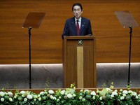 PM Jepang Tiba-Tiba Menunduk Minta Maaf ke Warga, Kenapa?