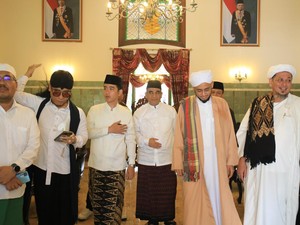 Gibran, Muzani, hingga Gus Miftah Hadir Bersama di Haul Habib Solo