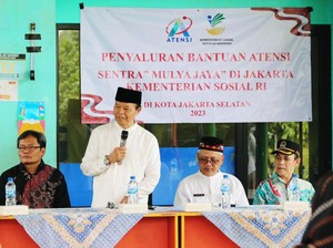 HNW Salurkan Bantuan Kursi Roda-Kaki Palsu untuk Penyandang Disabilitas