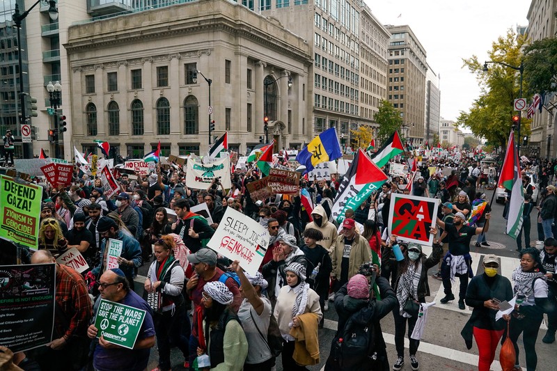 ISRAEL-PALESTINIANS/USA Demonstrators hold up props representing dead children, near the White House, in support of Palestinians in Gaza, amid the ongoing conflict between Israel and Hamas, in Washington, U.S., November 4, 2023. REUTERS/Elizabeth Frantz