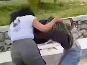 Heboh Dua Remaja Putri Berkelahi gegara Cemburu Rebutan Cowok