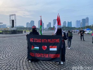 Massa Mulai Padati Aksi Bela Palestina di Monas Pagi Ini