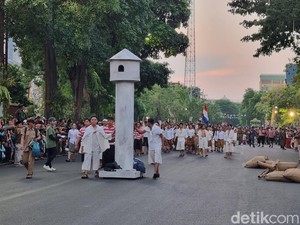 10 Puisi Hari Pahlawan, Menginspirasi Generasi Muda