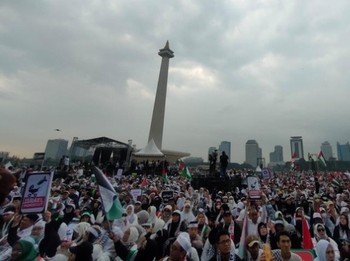 Massa Aksi Bela Palestina Penuhi Monas, Begini Kondisi Lalin
