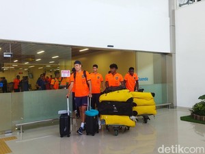 Barang Bawaan Timnas Ekuador U-17 Overload