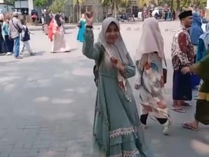 Pengakuan TikToker Joget di Halaman Masjid-Makam Syaikhona Kholil Bangkalan