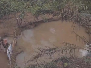 Telaga Biru Berubah Cokelat, Warga Setop Datang-Ambili Airnya
