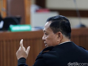 Eks Kabasarnas Akan Ajukan Eksepsi Usai Didakwa Terima Suap Rp 8,6 M