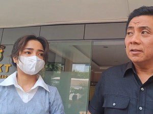 Fuji Pamer Kado Rp 100 Juta Usai Minta Maaf Telat Bayar Gaji Karyawan