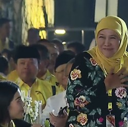Khofifah Ketok UMK Jatim 2024, Tertinggi di Kota Surabaya
