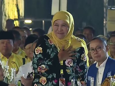 Khofifah Keluarkan Aturan Baru, UMK Surabaya 2025 Naik Jadi Rp 5 Juta