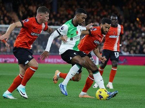 Babak I Selesai, Luton Town Vs Liverpool Masih Tanpa Gol