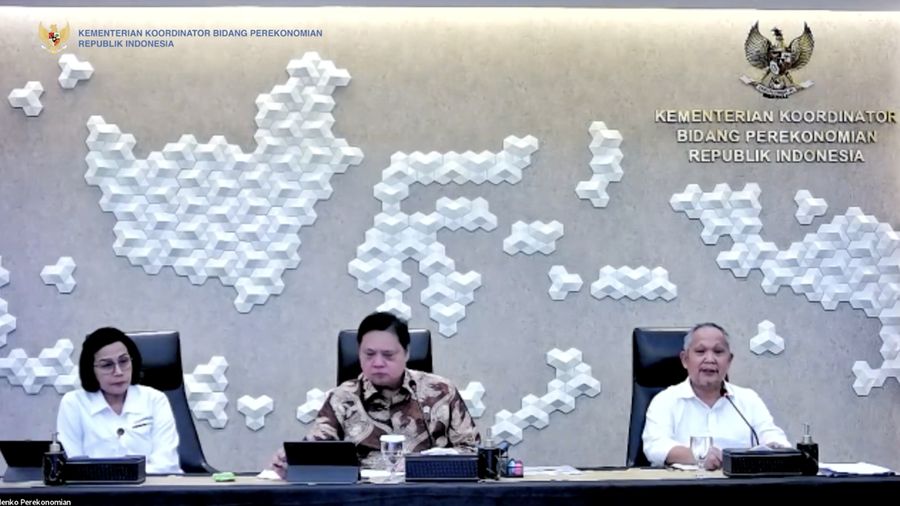 Menteri Keuangan Sri Mulyani, Menteri Koordinator Perekonomian Airlangga Hartarto dalam Konferensi Pers Pertumbuhan Ekonomi Kuartal III tahun 2023 serta Stimulus Fiskal.