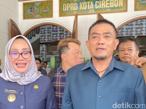 Maju Nyaleg, Nashrudin Azis Resmi Berhenti Jabat Walkot Cirebon