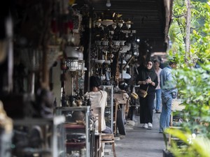 Pasar Antik Jl Surabaya Sekarat, Tak Juga Pulih meski Pandemi Berlalu