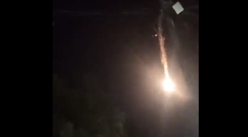 Pencegat Iron Dome Israel dilaporkan tidak berfungsi. Rudal-rudal sistem tersebut terlihat memutar balik dan menghantam rumah-rumah serta rumah sakit di Tel Aviv. Pencegat Iron Dome Israel dilaporkan tidak berfungsi. Rudal-rudal sistem tersebut terlihat memutar balik dan menghantam rumah-rumah serta rumah sakit di Tel Aviv. (Tangkapan Layar Media X @QudsNen)