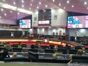 Anggota DPRD Sulsel F-Golkar Arfandy Walk Out dari Rapat Paripurna APBD 2024
