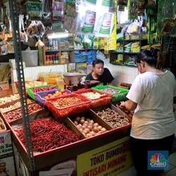 Orang Miskin RI Disiksa Utang Menumpuk, Orang Kaya Pesta!