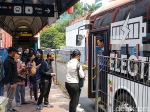 Cara ke Blok M Naik KRL, MRT dan TransJakarta