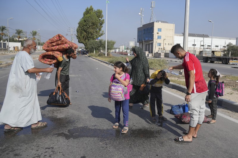 Warga Palestina di Tepi Barat terusir dari rumah mereka sendiri, karena agresi Israel yang kian parah di wilayah tersebut. (AP Photo/Hatem Moussa) Warga Palestina di Tepi Barat terusir dari rumah mereka sendiri, karena agresi Israel yang kian parah di wilayah tersebut. (AP Photo/Hatem Moussa)