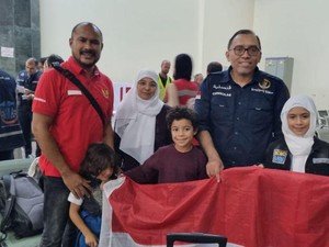 Dievakuasi dari Gaza, Keluarga Bang Onim Akan Pulang ke Indonesia