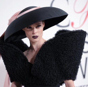 Red Carpet CFDA Fashion Awards: Kim Kardashian-Anne Hathaway