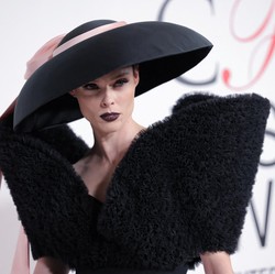 Red Carpet CFDA Fashion Awards: Kim Kardashian-Anne Hathaway