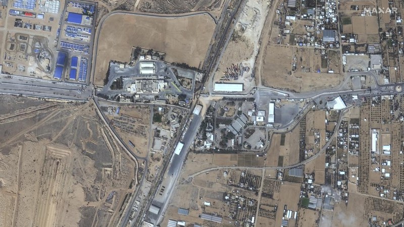 Gambar yang disediakan oleh Maxar Technologies ini menunjukkan gambaran penyeberangan perbatasan Rafah, antara Mesir dan Jalur Gaza pada Rabu, 1 November 2023. (Gambar satelit ©2023 Maxar Technologies via AP)