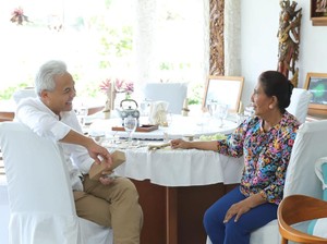 Ganjar Temui Susi Pudjiastuti di Pangandaran, Bahas soal TPN?