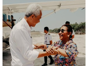 Momen Hangat Ganjar Bertemu Susi di Pangandaran, Puji Wonder Woman