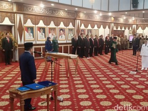 Gubernur Al Haris Lantik Pejabat Kemendagri jadi Pj Wali Kota Jambi