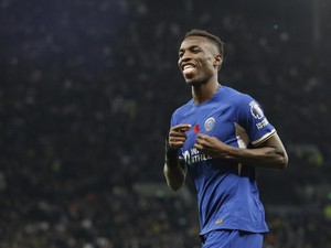 Siuuu! Nicolas Jackson Selebrasi Ala Ronaldo Usai Hat-trick Lawan Tottenham