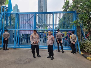 Buruh Demo di Kemnaker, Lalin Jalan Gatot Subroto Arah Cawang Macet