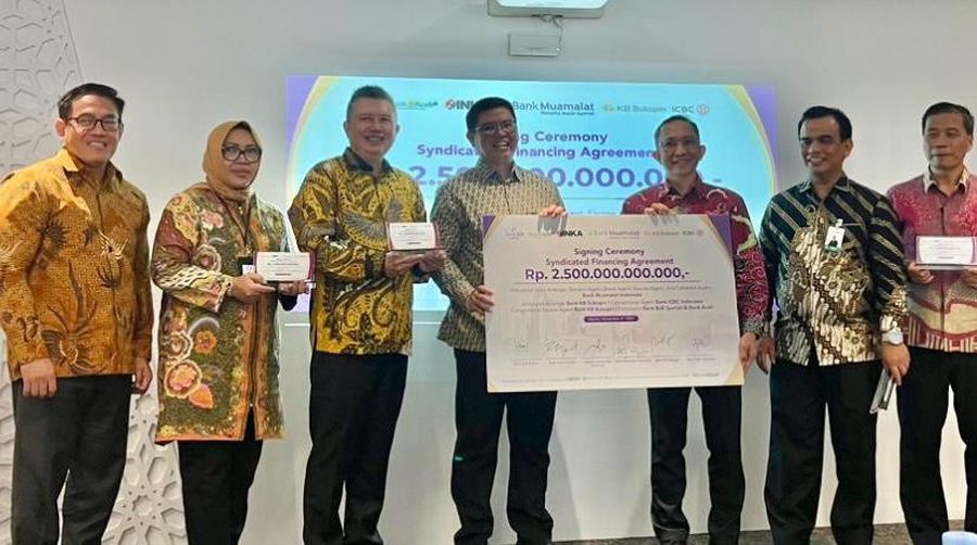 PT Bank KB Bukopin Tbk (BBKP) berkomitmen untuk terus mendukung sektor transportasi, sub-sektor produksi sarana perkeretaapian, melalui pembiayaan dengan skema sindikasi. Komitmen tersebut diwujudkan dengan pemberian fasilitas kredit sindikasi bersama empat bank lainnya, senilai Rp 2,5 triliun kepada PT Industri Kereta Api (Persero) atau PT INKA (Persero).