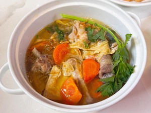 Resep Sup Ayam Kembang Tahu yang Bening Segar dan Kaya Nutrisi
