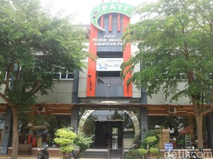 Pedagang Plaza Pragolo Pati Sambat Sepi Pengunjung