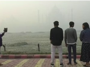 India Diselimuti Polusi, Taj Mahal pun Lenyap