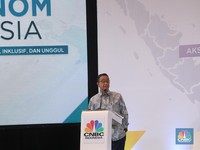 Anies Soroti Warga RI Terjerat Pinjol, Kasih Solusi Ini