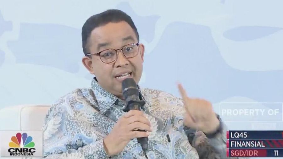 Bakal calon presiden Anies Baswedan dalam acara Sarasehan 100 Ekonom Indonesia yang diselenggarakan oleh CNBC Indonesia dan INDEF di Menara Bank Mega, Jakarta, Rabu (8/11/2023). (CNBC Indonesia TV)