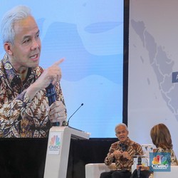 Solusi Ganjar Soal Kemiskinan: Pendidikan & Bunga Murah
