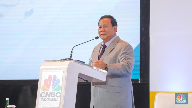 Bakal calon presiden Prabowo Subianto dalam acara Sarasehan 100 Ekonom Indonesia yang diselenggarakan oleh ²©²ÊÍøÕ¾ dan INDEF di Menara Bank Mega, Jakarta, Rabu (8/11/2023). Bakal calon presiden Prabowo Subianto dalam acara Sarasehan 100 Ekonom Indonesia yang diselenggarakan oleh ²©²ÊÍøÕ¾ dan INDEF di Menara Bank Mega, Jakarta, Rabu (8/11/2023). (²©²ÊÍøÕ¾/Faisal Rahman)